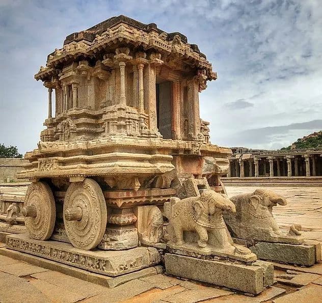 Hampi Ruins photo 2